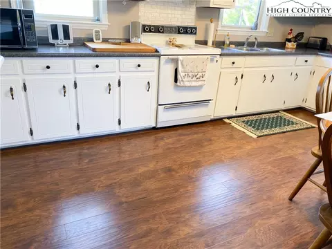 390 Tedder Rd, Sparta, NC 28675 photo 10