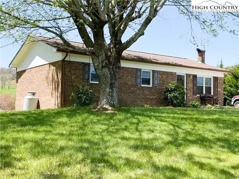 390 Tedder Rd, Sparta, NC 28675 photo 2