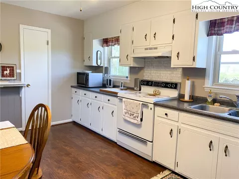 390 Tedder Rd, Sparta, NC 28675 photo 9