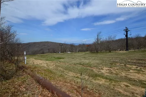 108 Oz Cir, Beech Mountain, NC 28604 photo 1