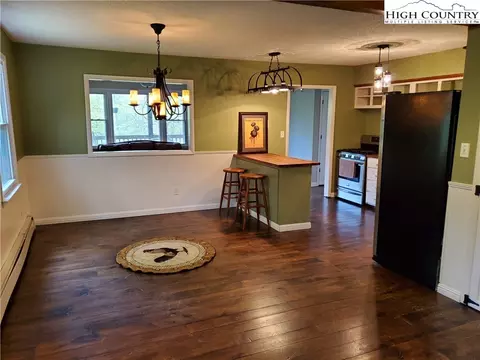 520 Hickory Knl, Deep Gap, NC 28618 photo 11