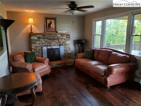 520 Hickory Knl, Deep Gap, NC 28618 photo 10