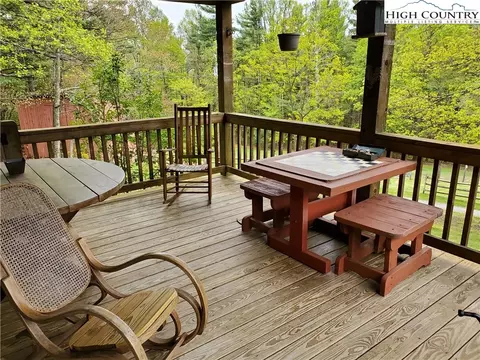520 Hickory Knl, Deep Gap, NC 28618 photo 9