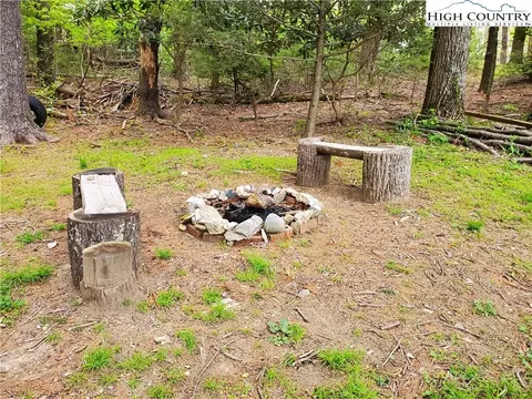 520 Hickory Knl, Deep Gap, NC 28618 photo 8