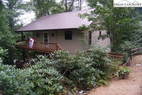 162 River Loop, Newland, NC 28657 photo 1