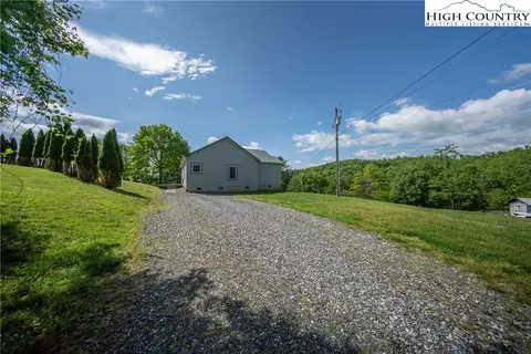 1981 Orchard Rd, Deep Gap, NC 28618 photo 5