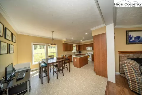 1981 Orchard Rd, Deep Gap, NC 28618 photo 9