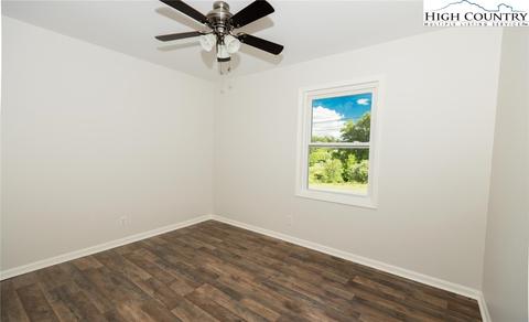 606 Flat Rock Rd, Crumpler, NC 28617 photo 14