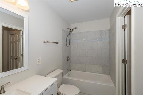 606 Flat Rock Rd, Crumpler, NC 28617 photo 4