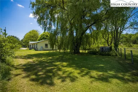 223 Meadowbrook Ln, Deep Gap, NC 28618 photo 4