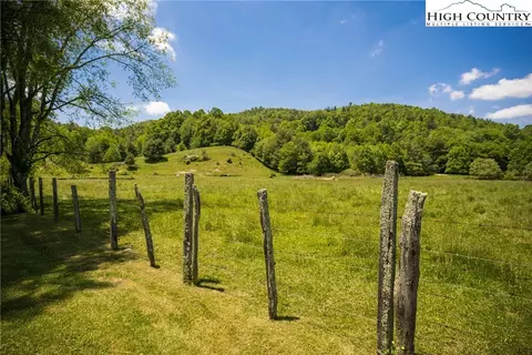 223 Meadowbrook Ln, Deep Gap, NC 28618 photo 5