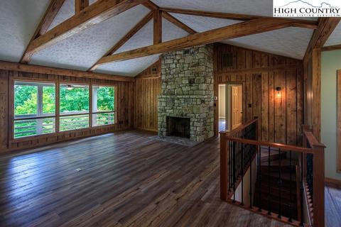 2039 Hickory, Boone, NC 28607 photo 2