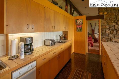 2001 Hickory, Boone, NC 28607 photo 16