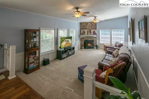 314 Bear Creek Ln, Deep Gap, NC 28618 photo 6