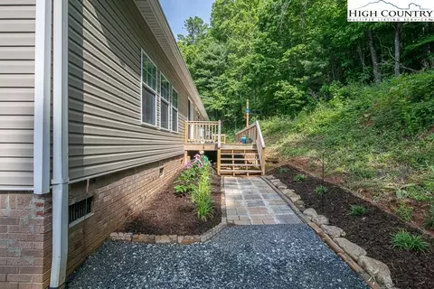 314 Bear Creek Ln, Deep Gap, NC 28618 photo 5