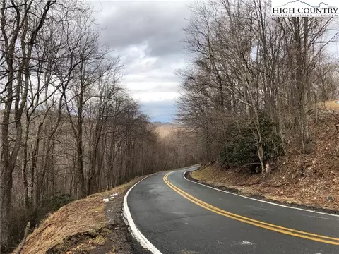 500 Pinnacle Ridge Rd, Beech Mountain, NC 28604 photo 2