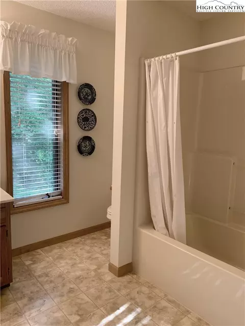 411 Lake Rd, Beech Mountain, NC 28604 photo 16