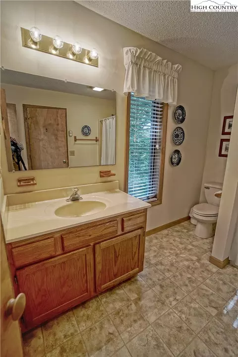 411 Lake Rd, Beech Mountain, NC 28604 photo 12