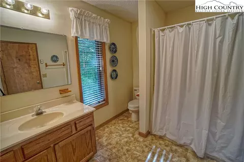 411 Lake Rd, Beech Mountain, NC 28604 photo 13