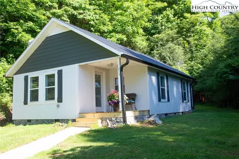 215 Holman Rd, Todd, NC 28684 photo 3