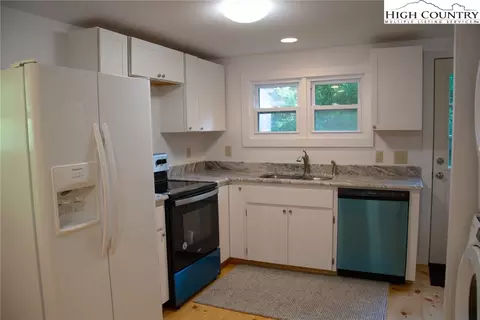 215 Holman Rd, Todd, NC 28684 photo 10
