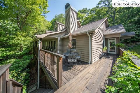 301 Algonquin Dr, Boone, NC 28607 photo 2