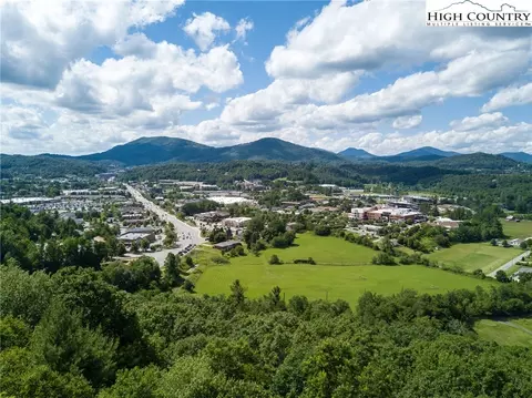 444 Eagle Dr, Boone, NC 28607 photo 3
