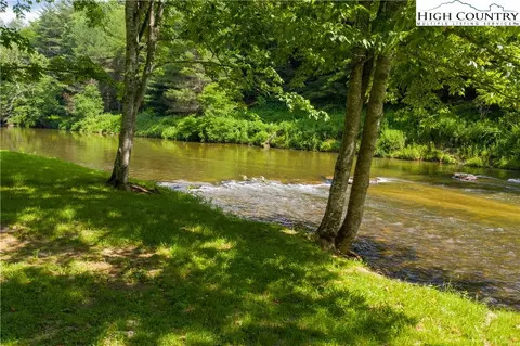 1060 White Pine Dr, Ennice, NC 28623 photo 11