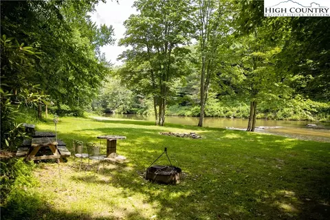 1060 White Pine Dr, Ennice, NC 28623 photo 24