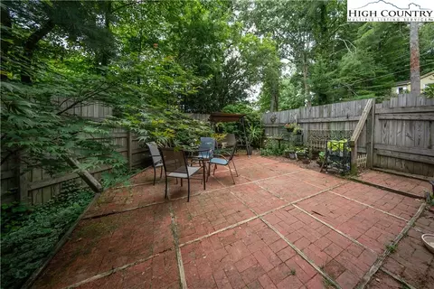 120 Crest Dr, Boone, NC 28607 photo 20
