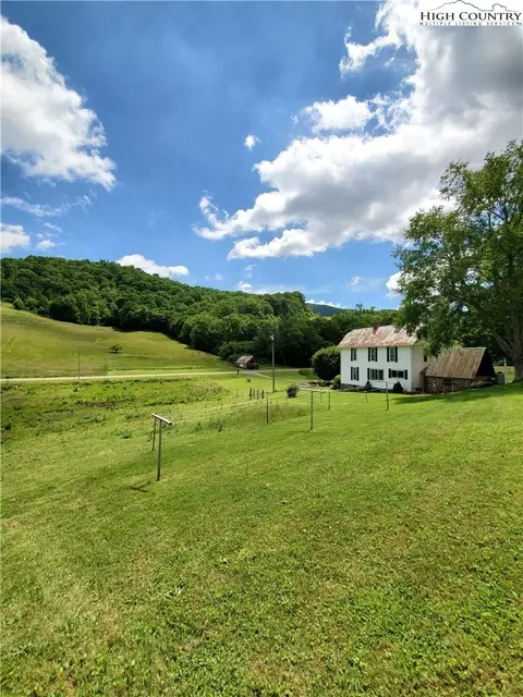 854 W Peak Rd, Creston, NC 28615 photo 7