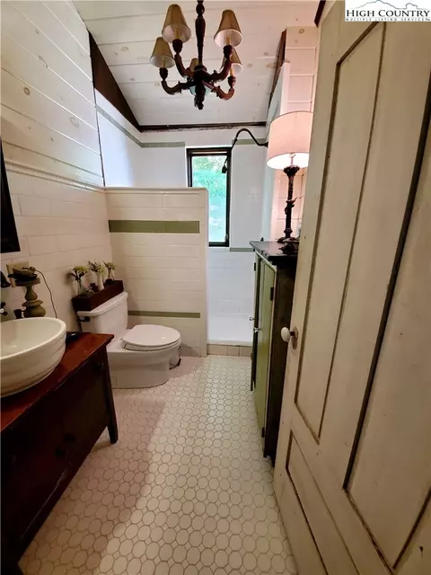 854 W Peak Rd, Creston, NC 28615 photo 32