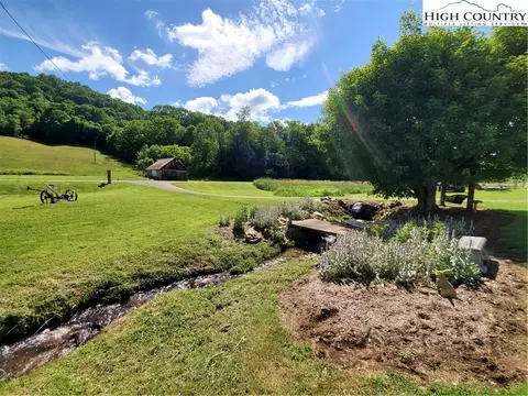 854 W Peak Rd, Creston, NC 28615 photo 9