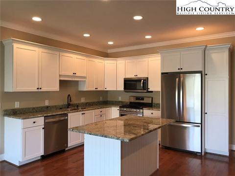 147 Oldfield Dr, Boone, NC 28607 photo 2