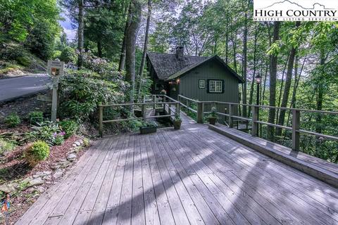 176 Cedar, Boone, NC 28607 photo 1