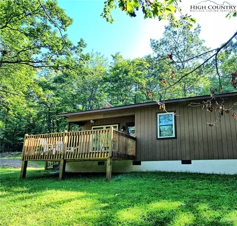 800 Lump Rd, Purlear, NC 28665 photo 27
