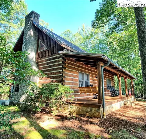 800 Lump Rd, Purlear, NC 28665 photo 1