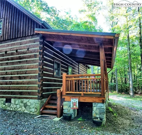 800 Lump Rd, Purlear, NC 28665 photo 3