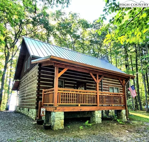800 Lump Rd, Purlear, NC 28665 photo 4