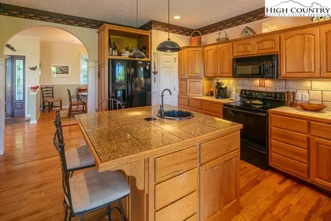 551 Algonquin Dr, Boone, NC 28607 photo 10