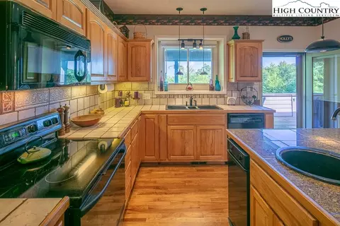 551 Algonquin Dr, Boone, NC 28607 photo 11