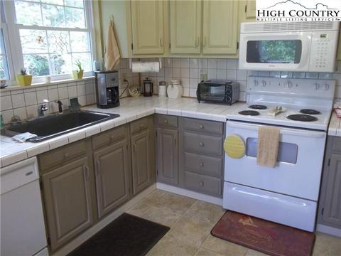 71 Spring Ln, Sparta, NC 28675 photo 7