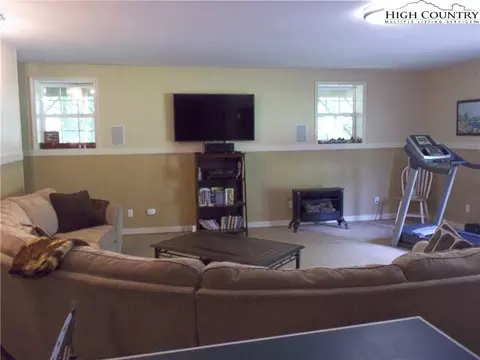 71 Spring Ln, Sparta, NC 28675 photo 10