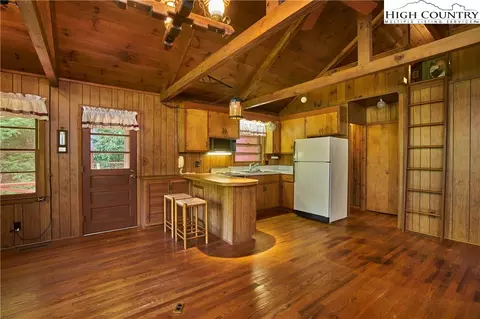 355 Paris Rd, Boone, NC 28607 photo 8