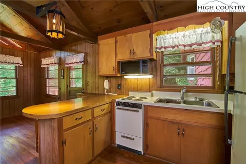 355 Paris Rd, Boone, NC 28607 photo 10