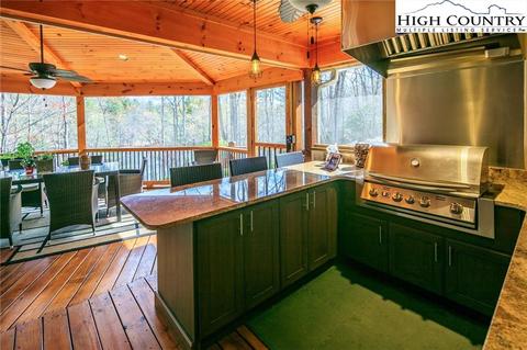 245 Hawk Ridge Rd, Deep Gap, NC 28618 photo 12