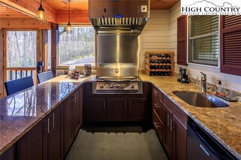 245 Hawk Ridge Rd, Deep Gap, NC 28618 photo 11
