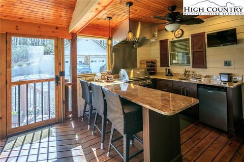 245 Hawk Ridge Rd, Deep Gap, NC 28618 photo 10