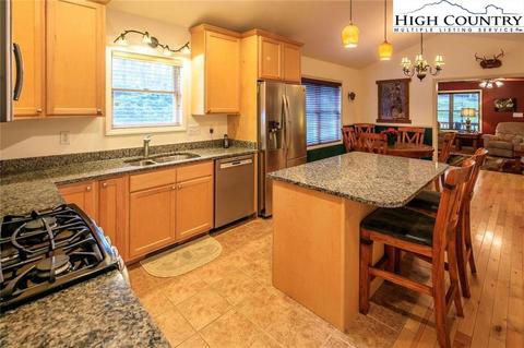 245 Hawk Ridge Rd, Deep Gap, NC 28618 photo 17