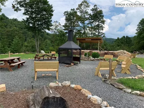 305 Wolf Pen Rd, Purlear, NC 28665 photo 18